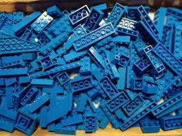 Lego 200 blaue verschiedene Teile -L64