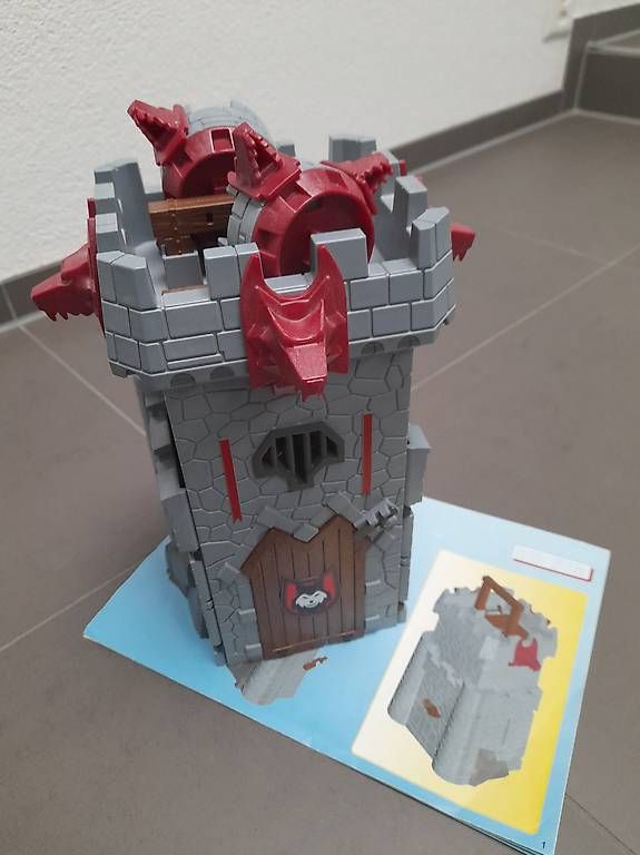 Giocattoli: Playmobil 6697 Ritterburg  – Usato da Thun venduto da jul_y9lm