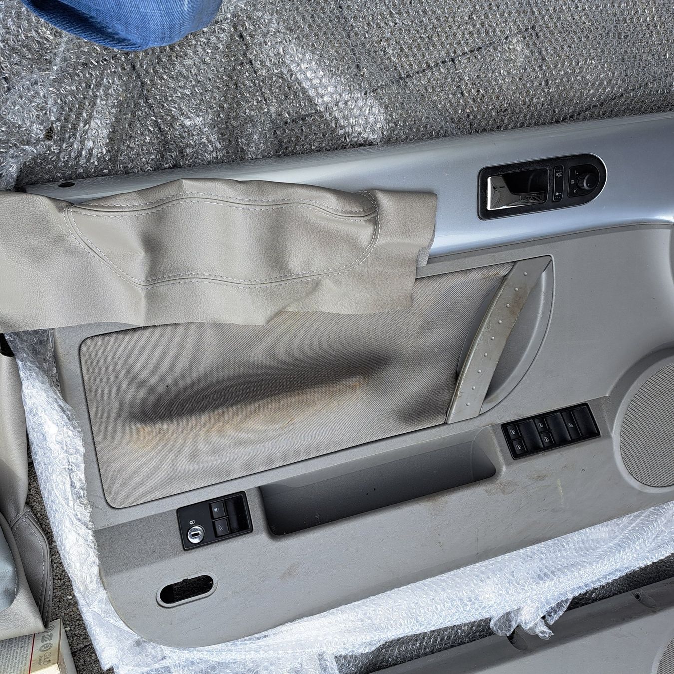 VW Tutti pezzi di ricambio auto: Vw New Beetle Cabrio  Ersatzteile – Usato da Lyss venduto da pet_69c5 5