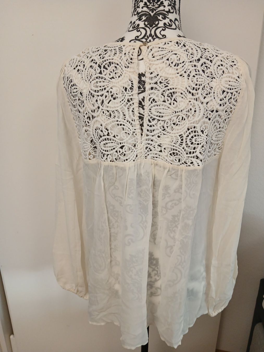 Camicette: Spitzenbluse von HALLHUBER DONNA -Gr. 38, Creme, – Usato da Glattbrugg venduto da fin_66d8 3