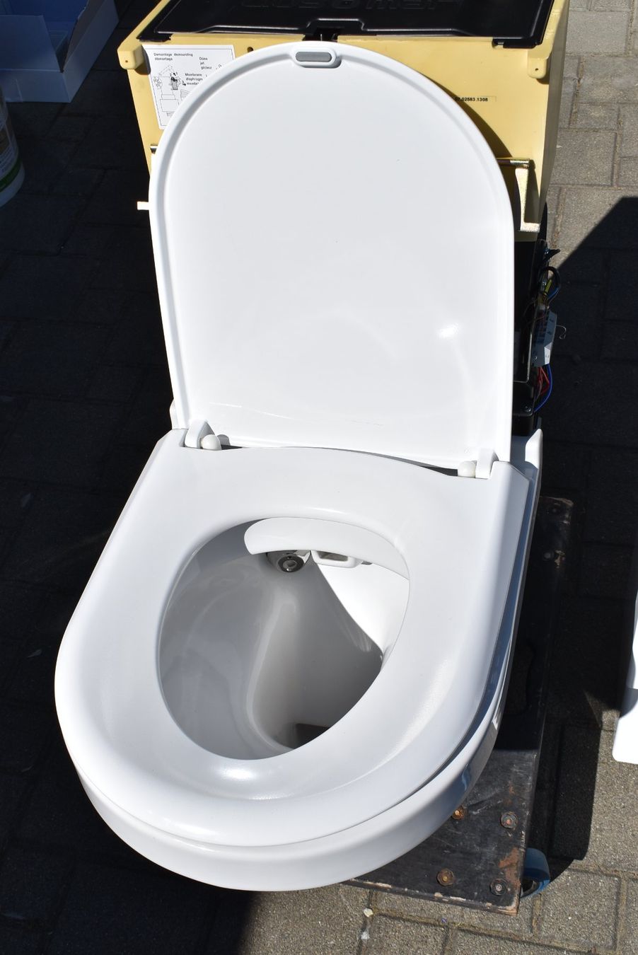 WC: Closomat Lima plus 2013 – Usato da Schönenberg TG venduto da Scania10 4