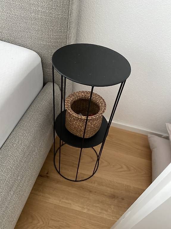 Comodini: 2 stylische Nachttische – Usato da St. Gallen venduto da Nobra001 2