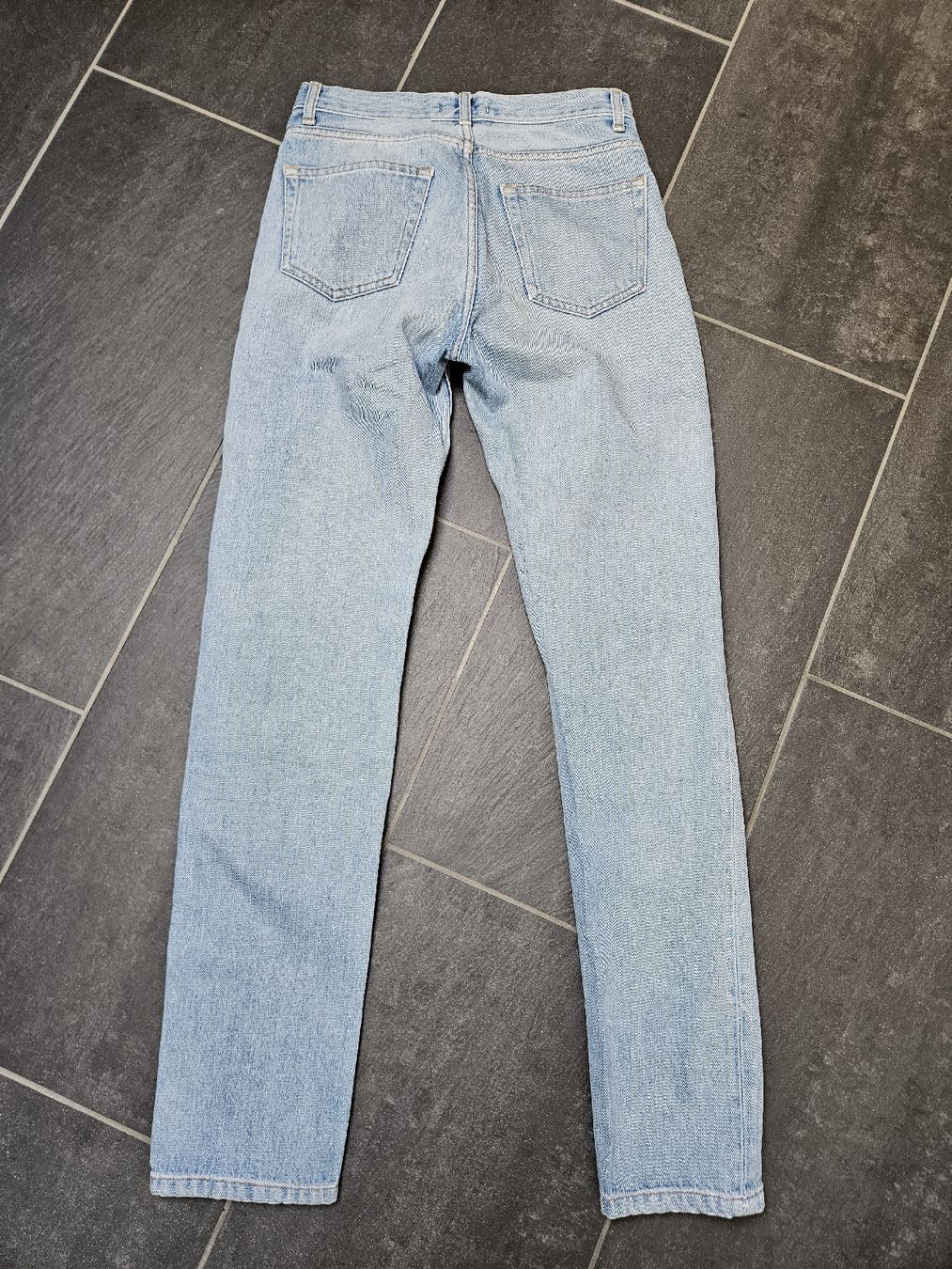 Carhartt Jeans: Carhartt Jeans – Usato da Bern venduto da Snowflake38 1