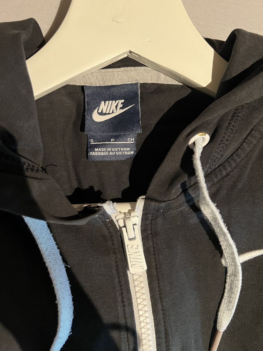 Nike Pulls & Sweat-shirts: Nike Kapuzenpullover schwarz Grösse S – D'occasion à Fribourg par ank74 2