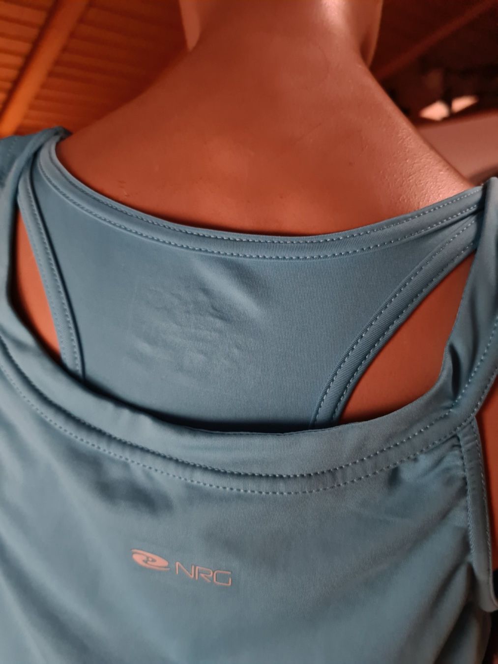 Tops: 1 trainnings top und 2  x Shirt gr.m – Gebraucht aus Ferden von jemyce 2
