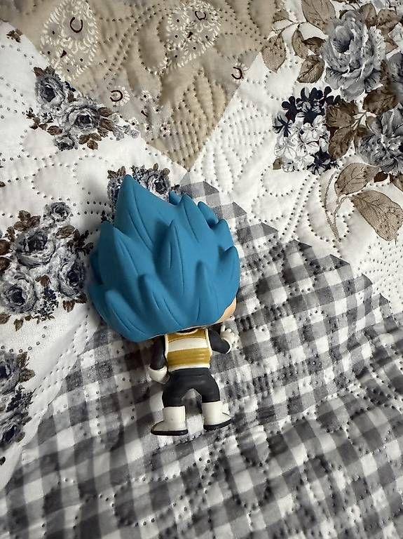 Funko Statuette: Funko Pop Végéta Dragon ball – Usato da Nyon venduto da lio_5n8l 2
