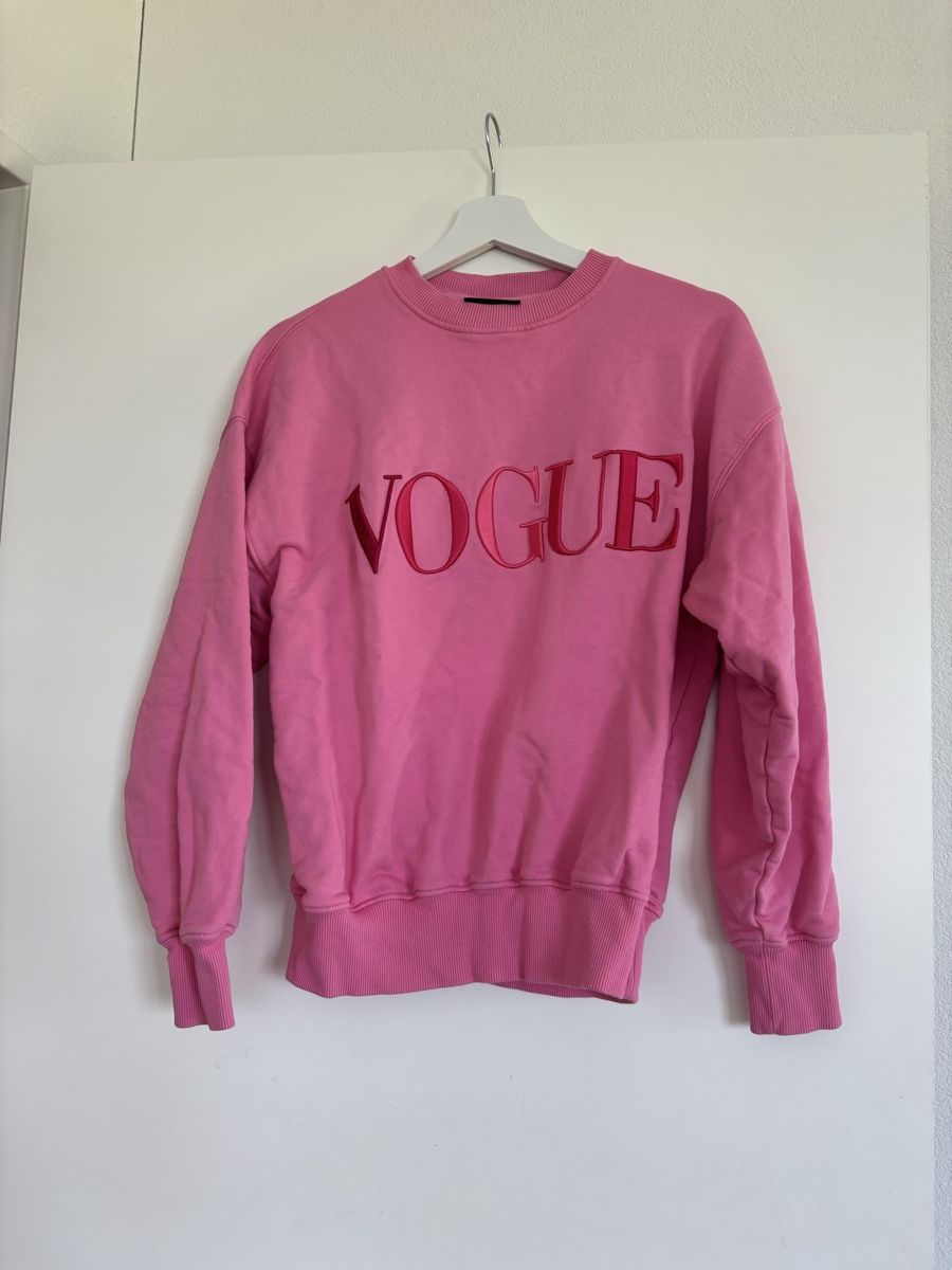Pulls & Sweat-shirts: Vogue Pullover – D'occasion à Altendorf par nic_5fbv