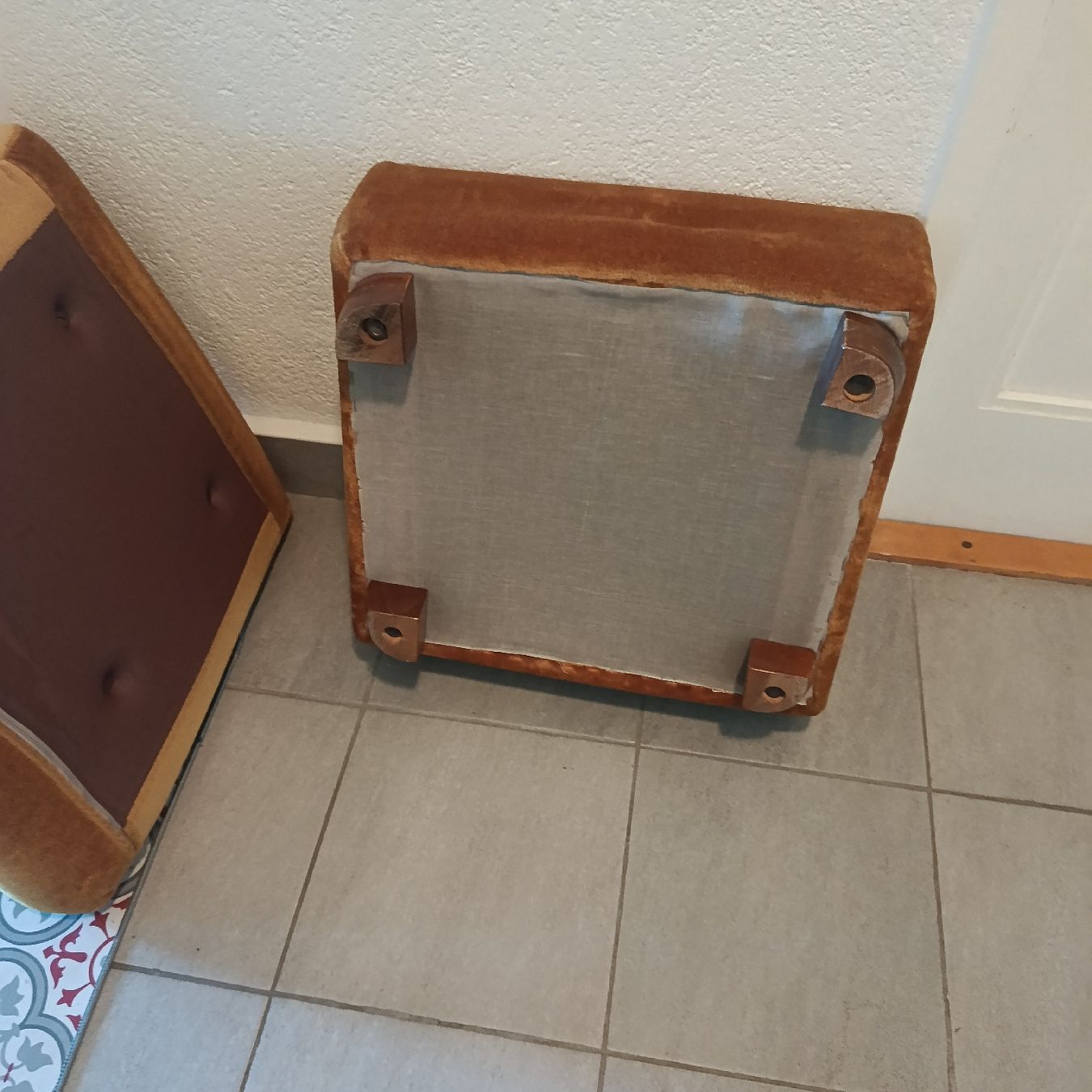 Sgabelli: pouf  en velour – Usato da La chaux de fonds venduto da ton_79f7 5