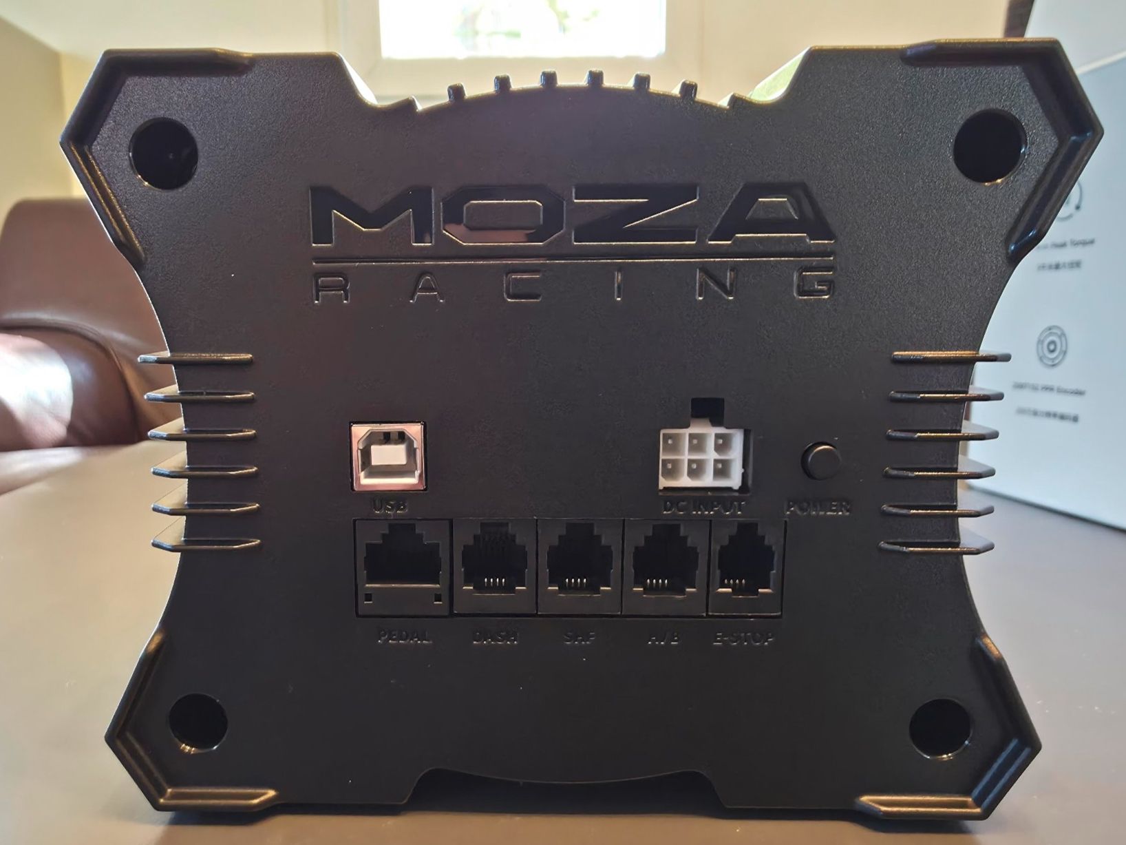 Moza Racing Manettes: Moza R9 V3 Wheelbase + Moza KS Steering Wheel – Neuf avec emballage d'origine à Bonstetten par Terjetm 7