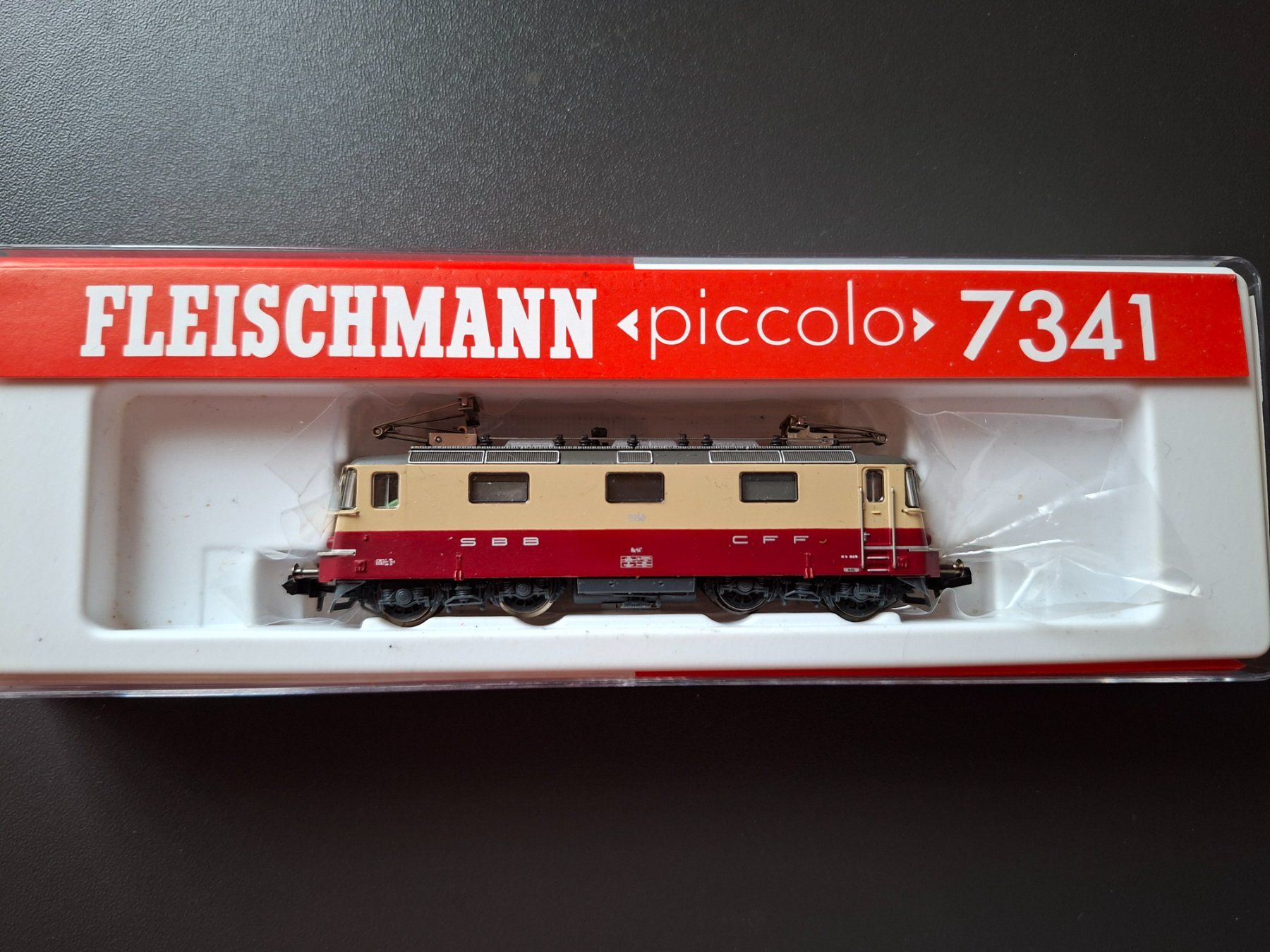 Fleischmann Modellini di ferrovie: Re 4/4 II Fleischmann TEE – Usato da Liesberg Dorf venduto da Wispli3