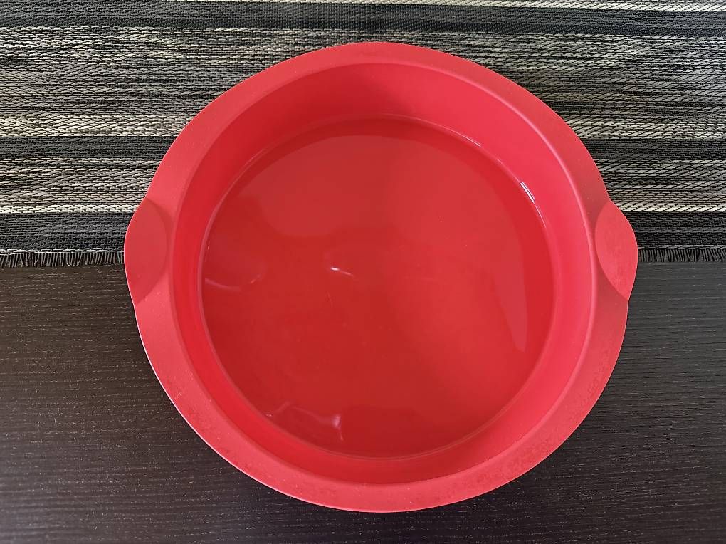 Moules à gâteaux: TUPPERWARE - SILIKON - TORTENFORM - D: 25 cm / H: 5 cm – D'occasion à Nottwil par Romy80
