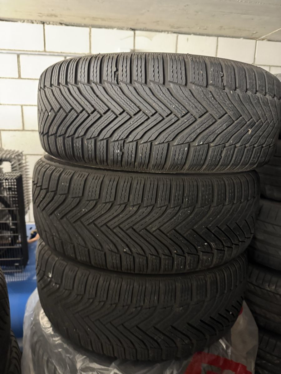 Audi Pneumatici & Ruote complete: Audi Winterräder – Usato da Unterägeri venduto da Aegericars 2