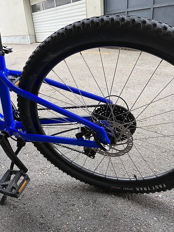 Biciclette: Specelized Rockhopper Sport Velo  – Usato da Herisau venduto da Finse 2