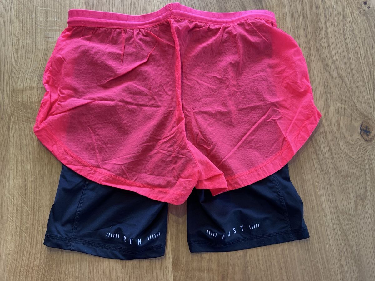 Pantaloni: Sporthose in Gr.S 36/38 – Nuovo (secondo la descrizione) da Arth venduto da ssu_8v2j 2