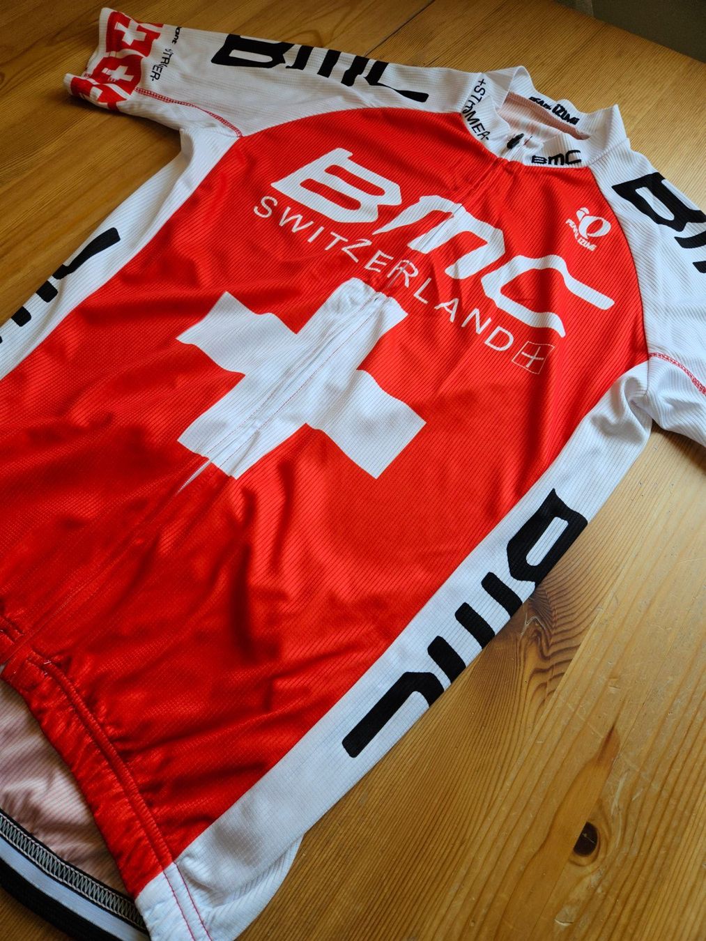 Leibchen & Hosen: Rad-Tenue Team BMC Schweiz Gr. L Velo Radsport Trikot – Gebraucht aus Hägglingen von United-Village-Trade 4