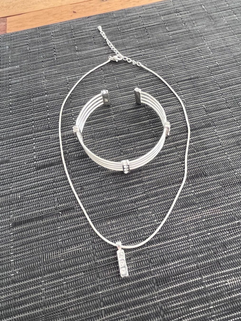 Altri gioielli: Ensemble bracelet et collier – Usato da Mézières VD venduto da kha_85m2