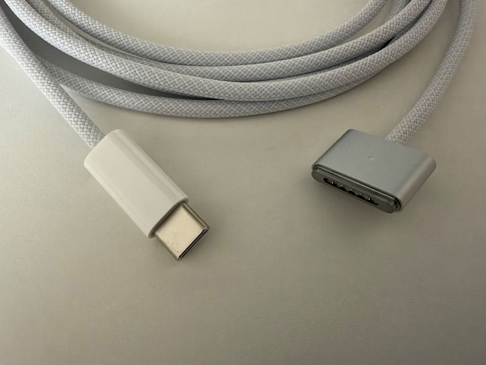 Apple 70 Watt USB-C Power Adapter mit MagSafe 3 Ladekabel (Neu (gemäss ...