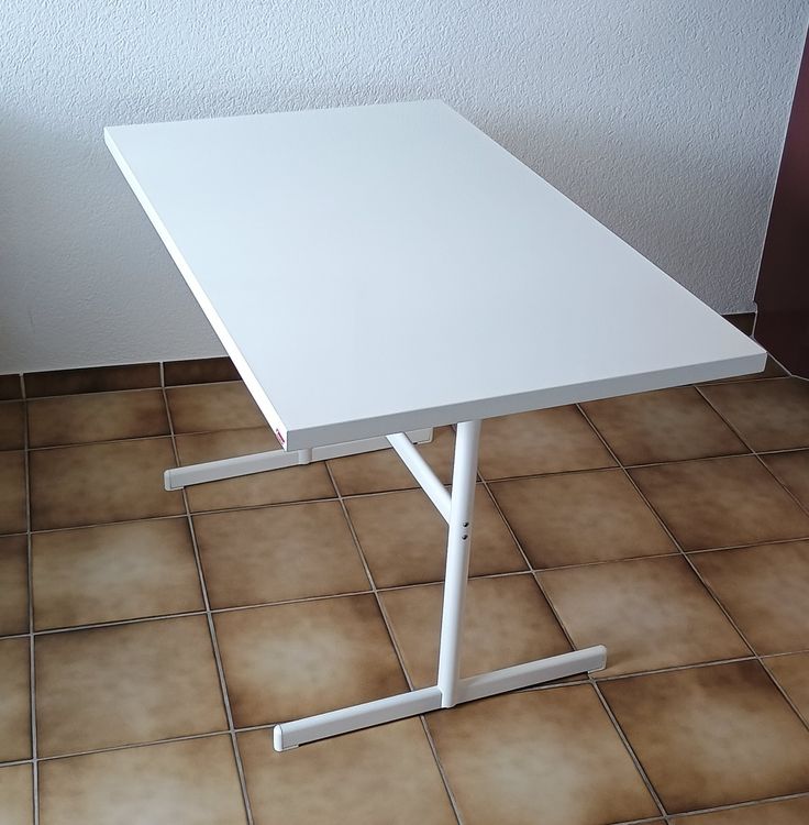 Schaffner Tische: Schaffner Metall-Tisch Weiss, 117 x 70 - in TOP Zustand – Gebraucht aus Dietikon von esOctopus