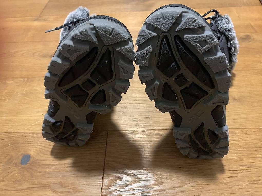 CMP Scarpe per ragazze: Neuwertige Winterstiefel von CMP Gr. 36 – Usato da Stallikon venduto da Lumi_11 2