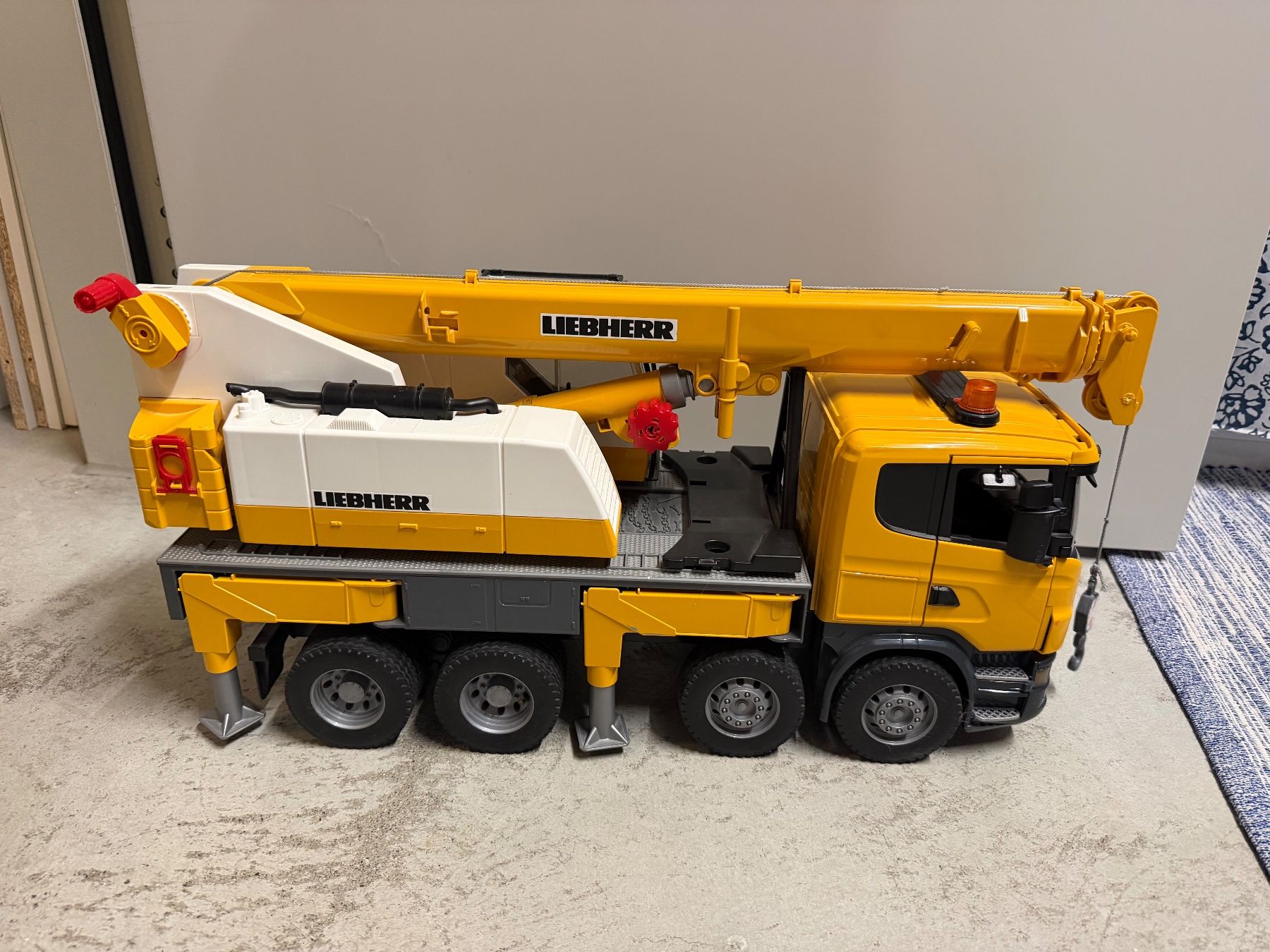 Bruder Jouets: Grosser LKW mit Kran – D'occasion à Bern par Werahiko 1