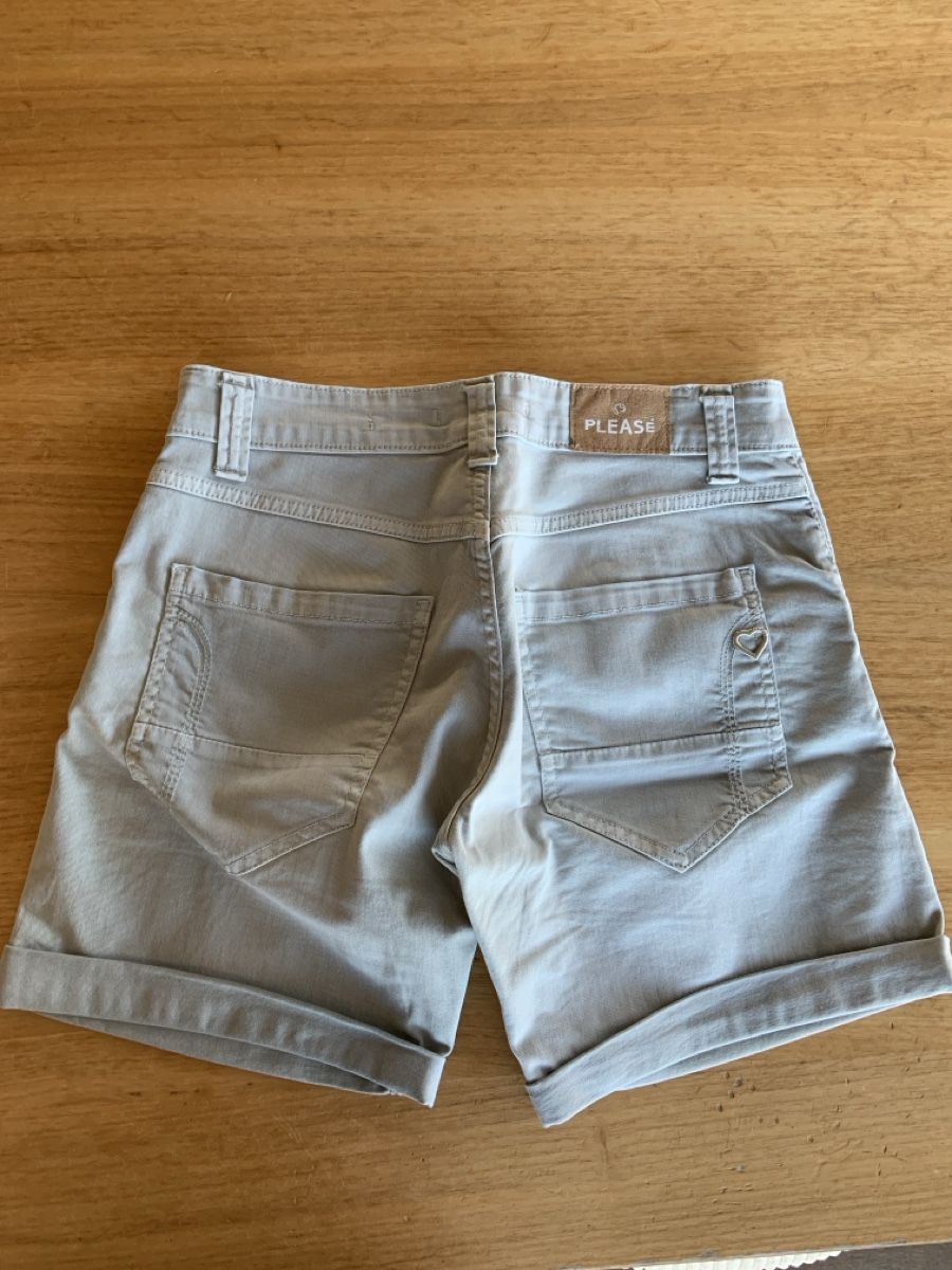 Pantaloni: Kurze Hose von Please – Usato da Tafers venduto da Helgi5 1