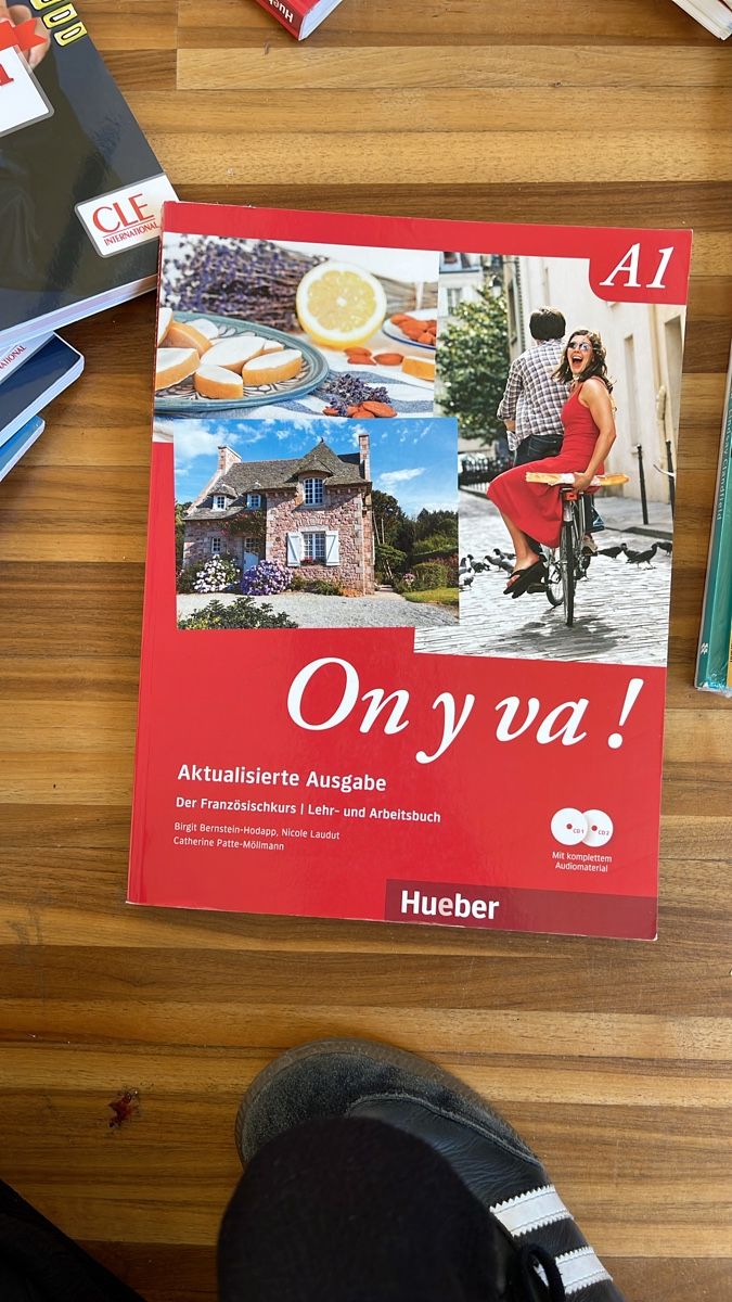 Libri: On y va! A1 Kursbuch – Nuovo (secondo la descrizione) da Killwangen venduto da florianschneider6789