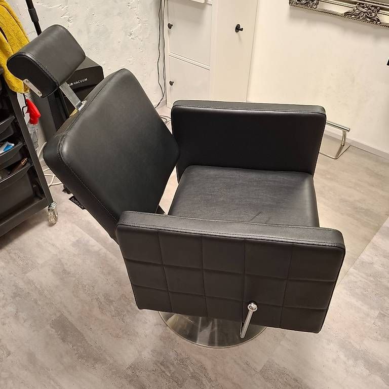 Chaises: Barberstuhl  – D'occasion à Bremgarten AG par est_9lvf