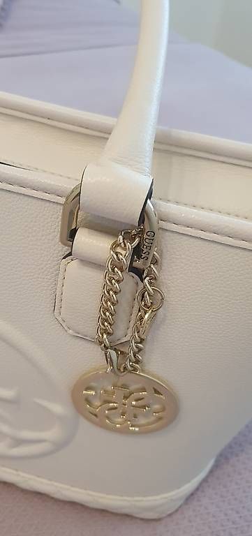 Taschen für Damen: Handtasche Marke Guess Original – Gebraucht aus Langenthal von hab_zw5p 2
