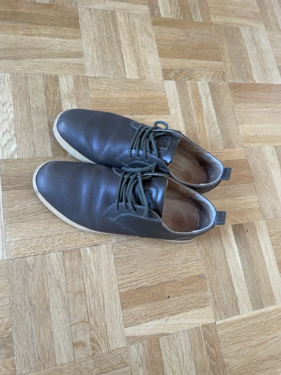 Scarpe da donna: Clae Schuhe. Echt Leder . Große 40 – Usato da Basel venduto da Kamberly 7