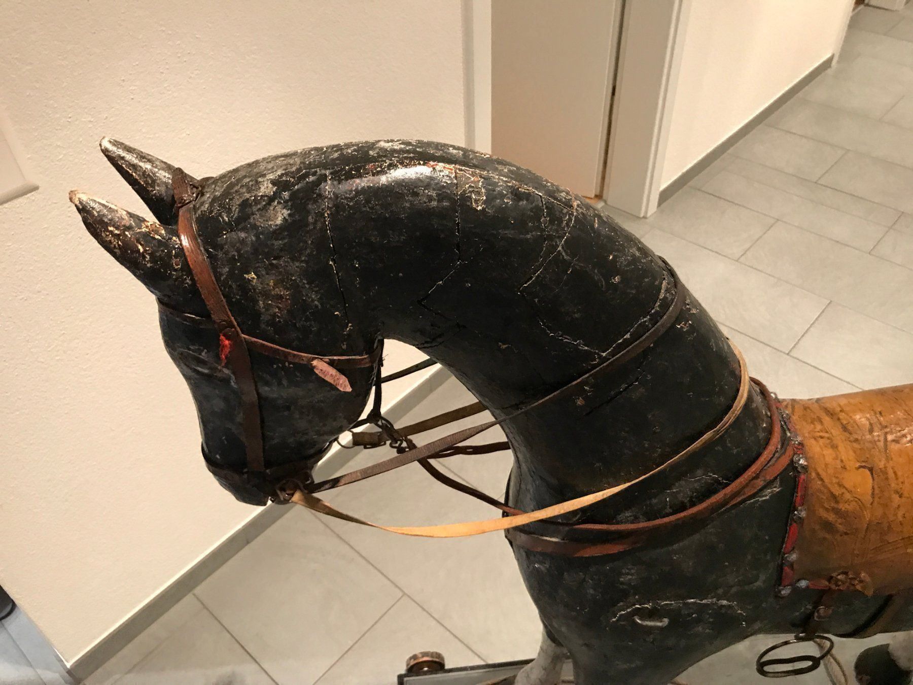 Spielzeuge: Karussel Pferd, Holzpferd, Streitross, 19. Jh. – Gebraucht aus Fehraltorf von Swisscollector 4