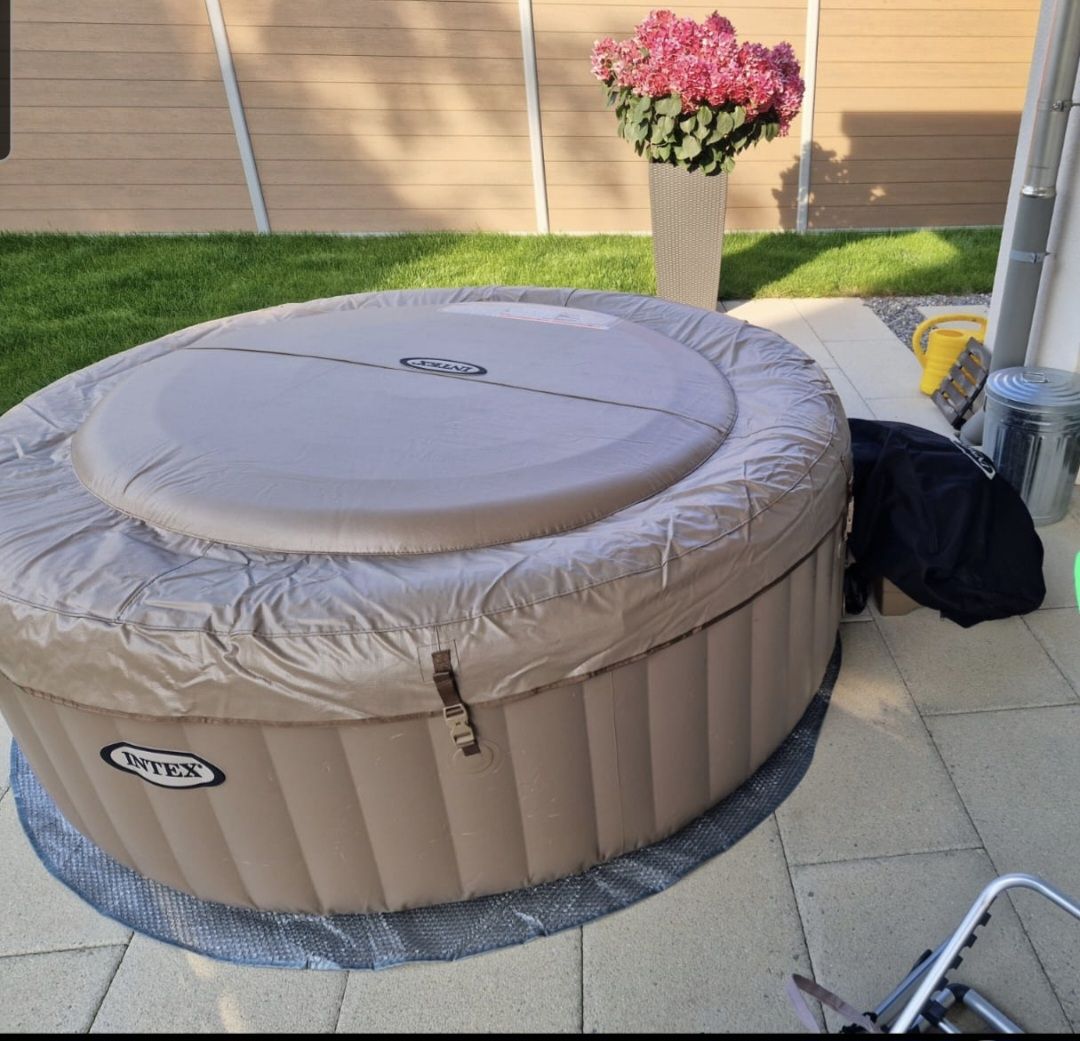 Intex Whirlpool: Whirlpool aufblasbar – Gebraucht aus Sarmenstorf von joe_sc2p 1
