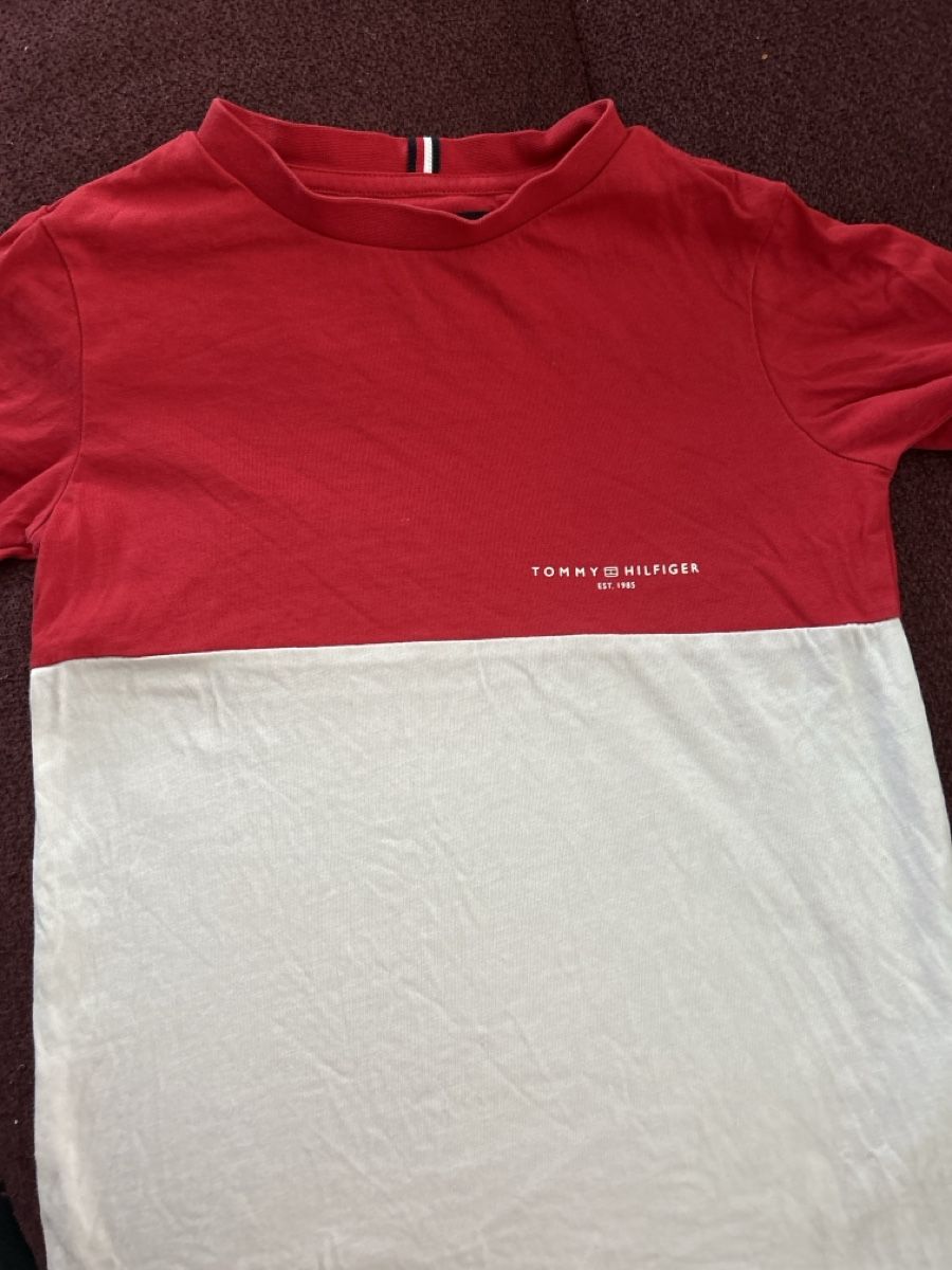 Tommy Hilfiger Camicie, T-shirt & Polo: Tommy Hilfiger Shirt 122 – Usato da Maloja venduto da liv_5gzx 1