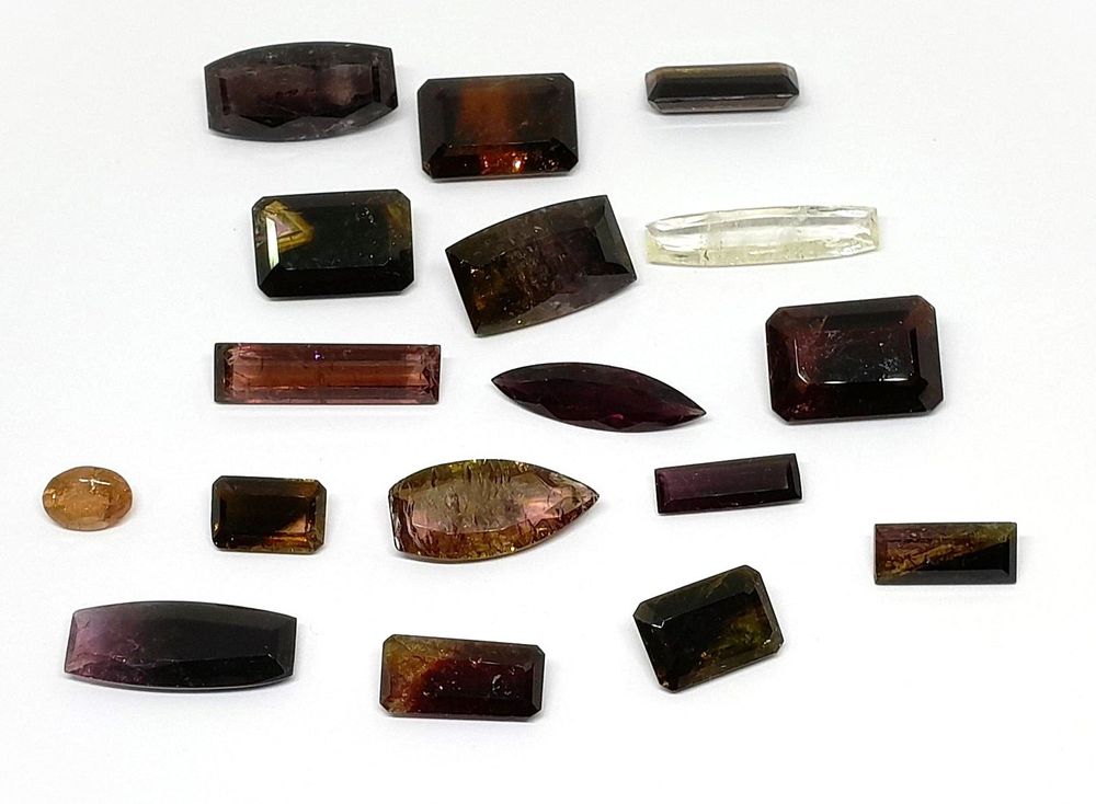 Lot de 10 pierres précieuses naturelles multitourmaline