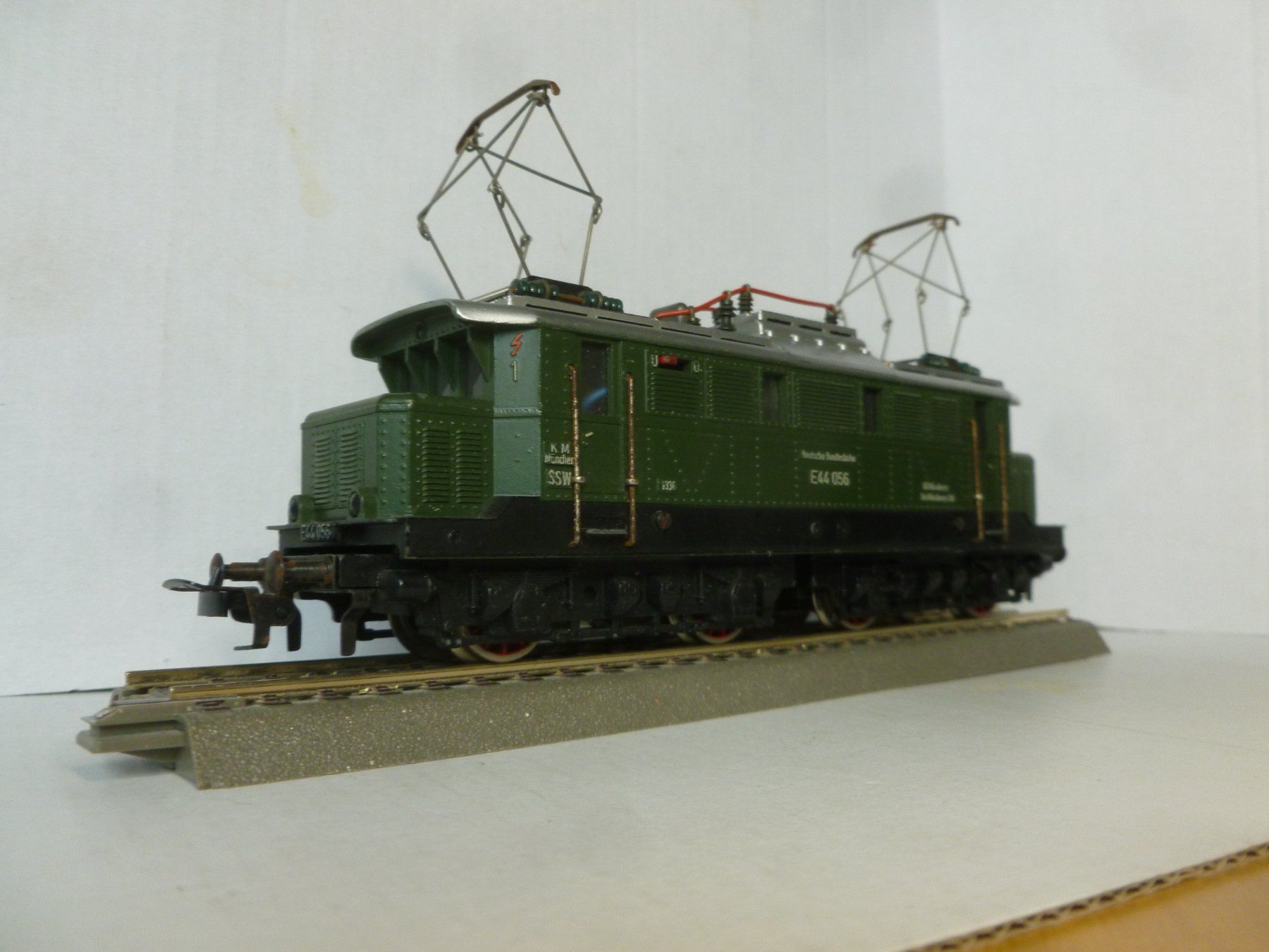 Fleischmann Modellini di ferrovie: Fleischmann E44 Gussmodell – Usato da Bubikon venduto da Br103er