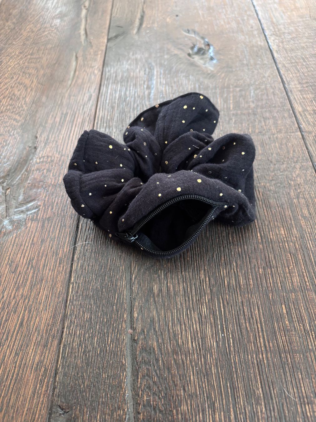 Accessori per capelli: Scrunchie mit Geheimfach – Nuovo (secondo la descrizione) da St. Niklaus VS venduto da loumonrohandmade 1