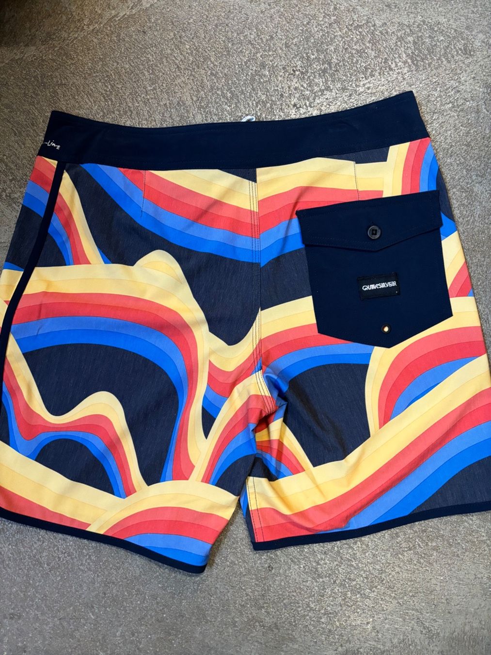 Costumi da bagno: Short de bain Quicksilver Hommes Taille 32 – Nuovo e nell'imballaggio originale da Orbe venduto da D-stockFactory-Orbe 1