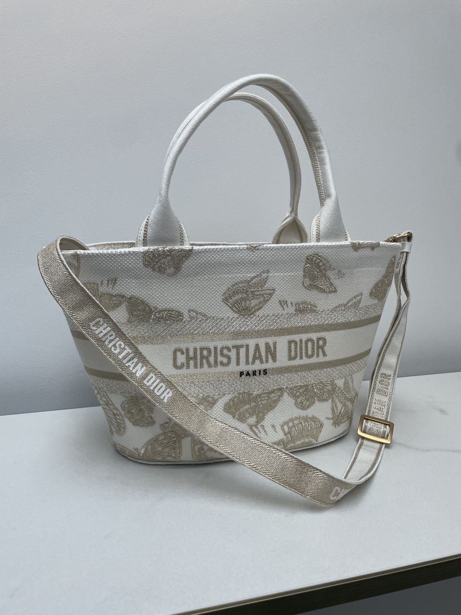 Dior Borse da donna: NEW Christian Dior Hat Basket Bag – Nuovo e nell'imballaggio originale da Vacallo venduto da kellyyy