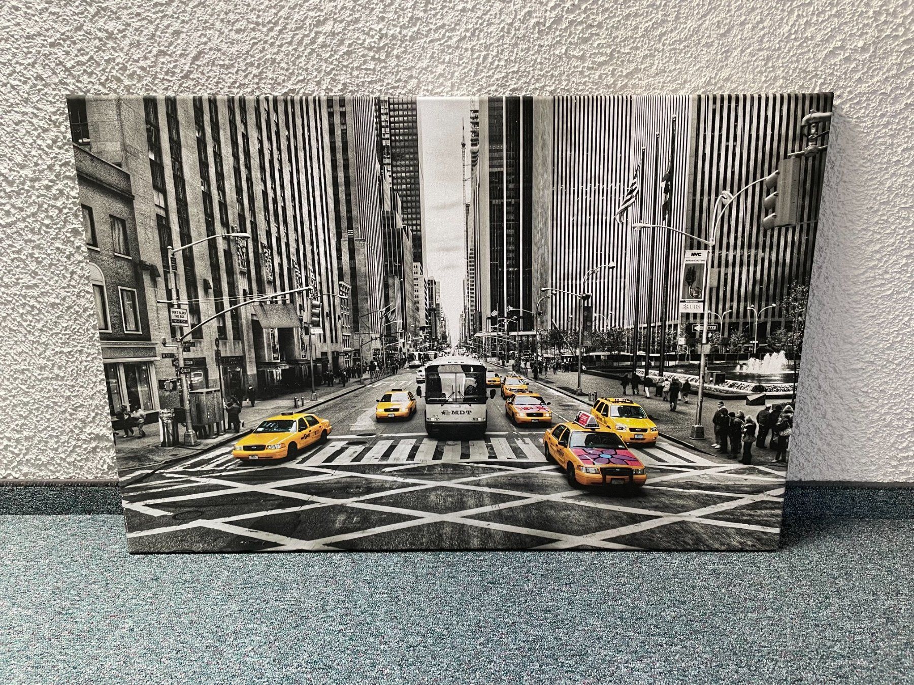 Posters & Illustrations: Bild mit Automotiv – D'occasion à Eschenbach LU par B.L.R