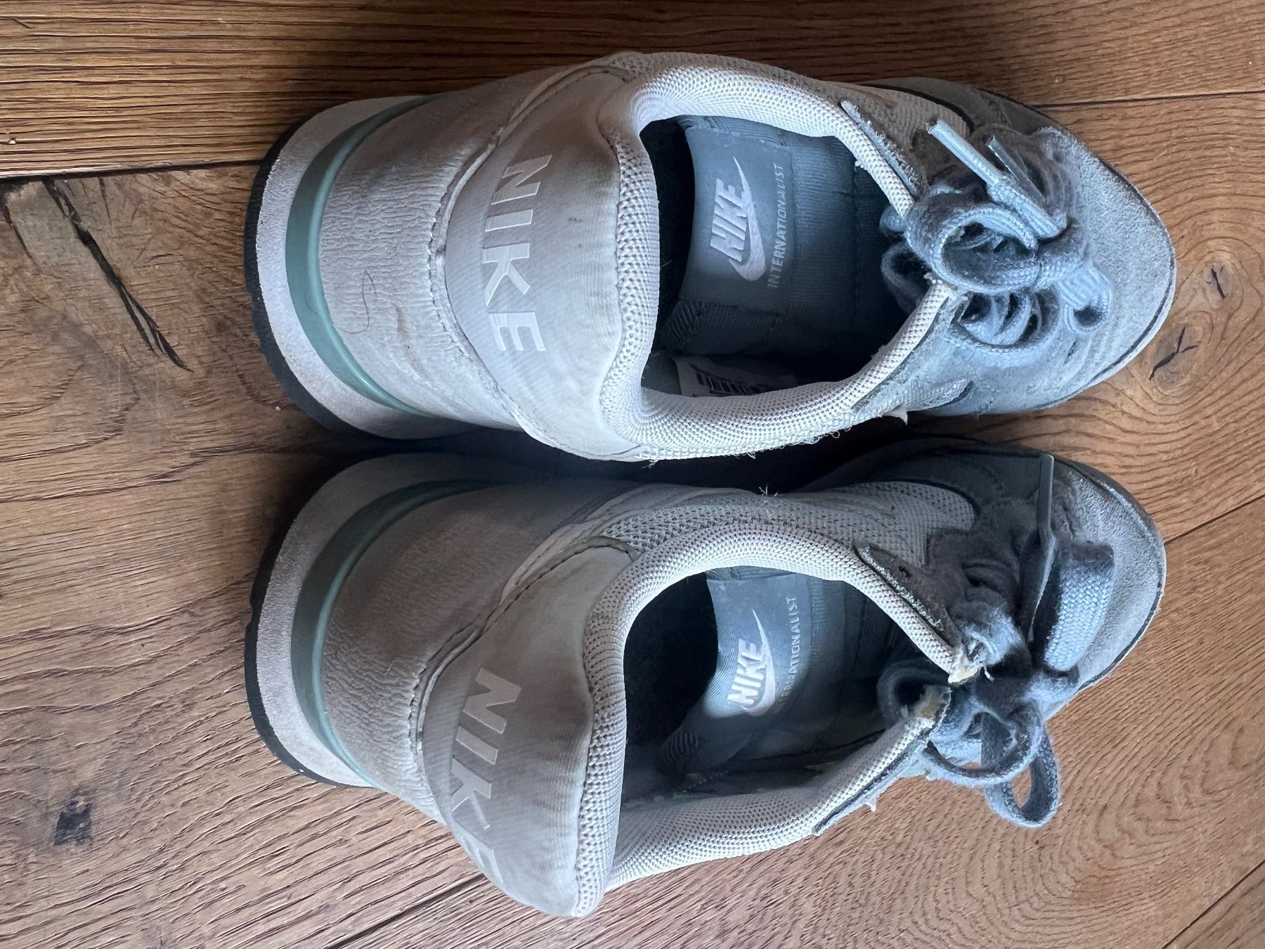 Nike Scarpe da donna: Grau Nike Damen Schuhe.. Gr. 39 – Usato da Uerikon venduto da Saffagirl 2
