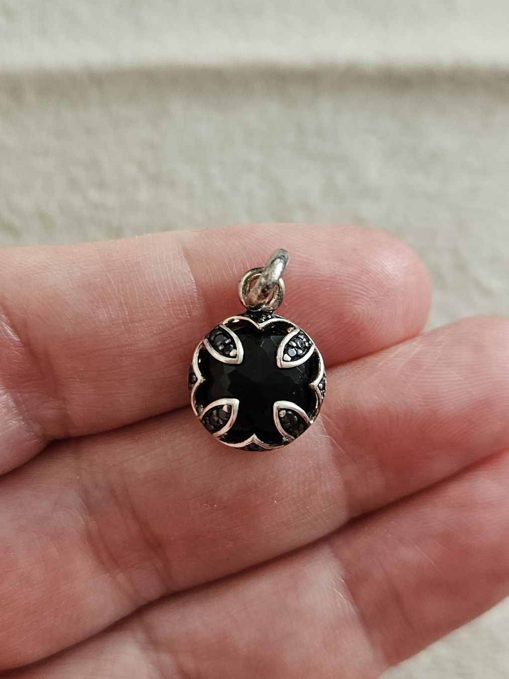 Thomas Sabo Anhänger: Thomas Sabo Anhänger Silber 925 schwarzer Stein – Gebraucht aus Bern von Sabulise 2
