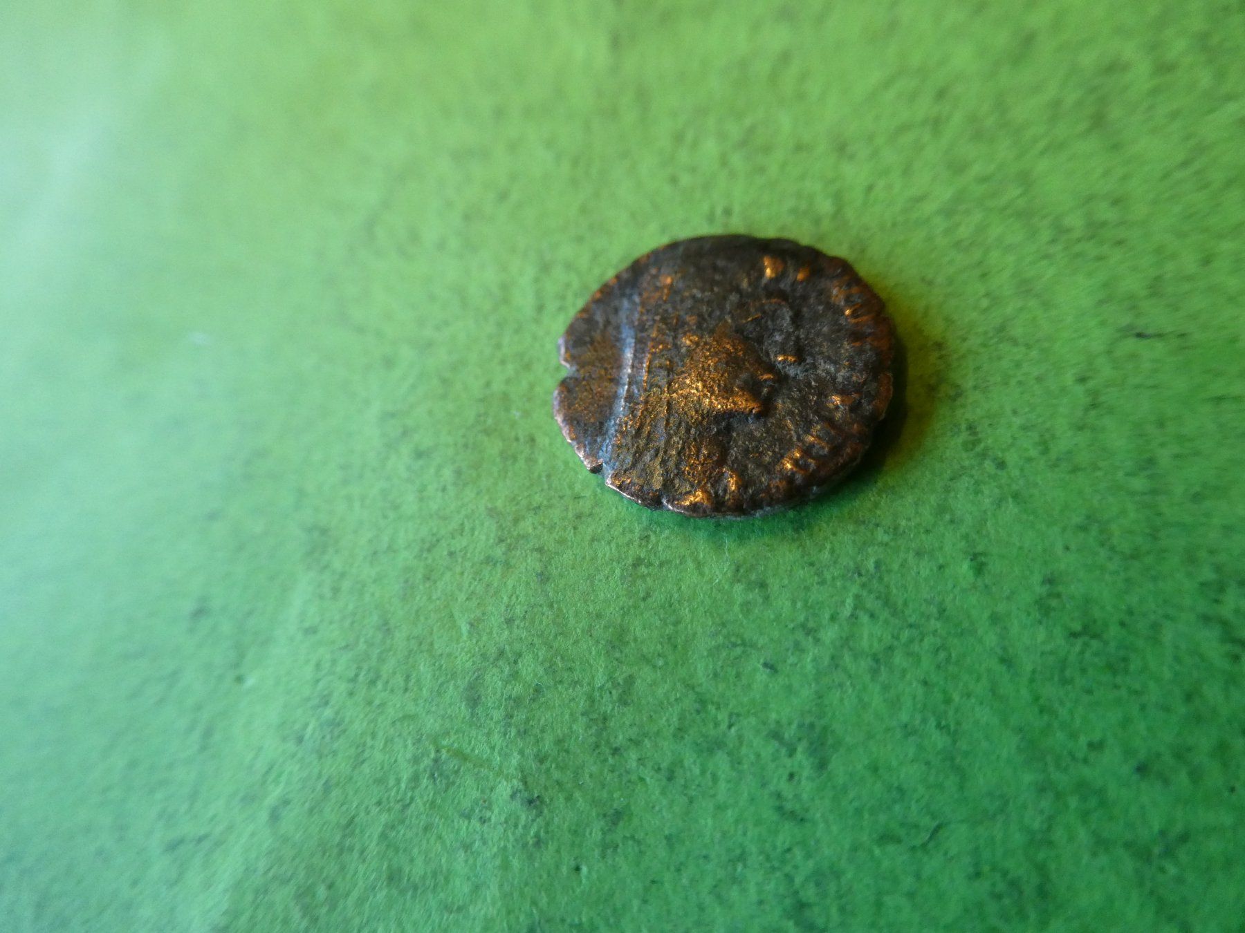 Tutti le monete: uralte   Bronzemünze  13 mm  1.46 g – Usato da Hinterforst venduto da Rohusri 1