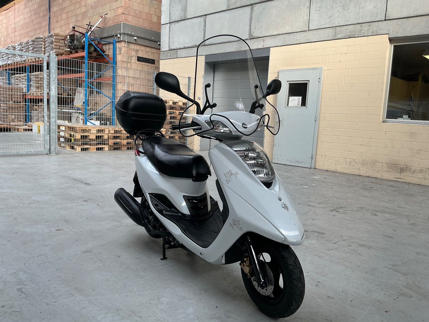 Yamaha Scooter: Yamaha XC 125 – Usato da strengelbach venduto da Zoks