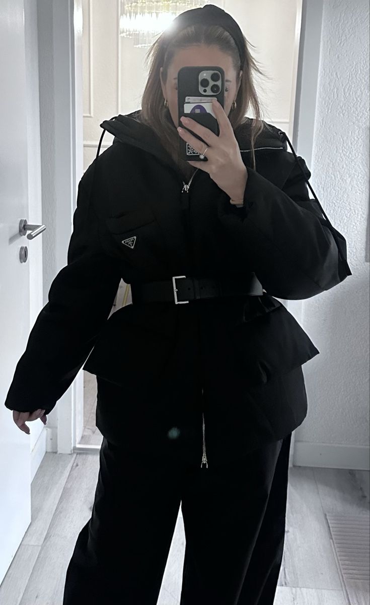 Prada Giacche: Prada Daunenjacke, Schwarz, mit Gürtel – Nuovo (secondo la descrizione) da Frick venduto da Soleil4658 2