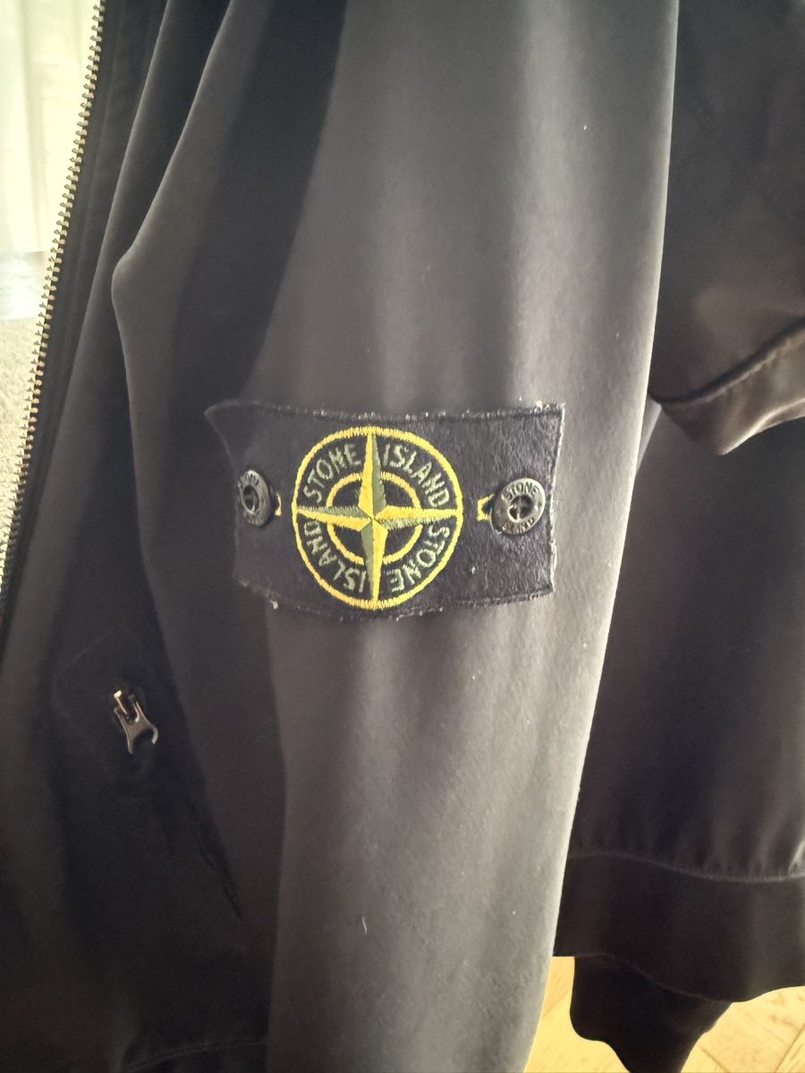 Stone Island Giacche: Schwarze Stone Island Soft Shell Jacke Gr. S – Usato da Sils im Domleschg venduto da Exar93 1