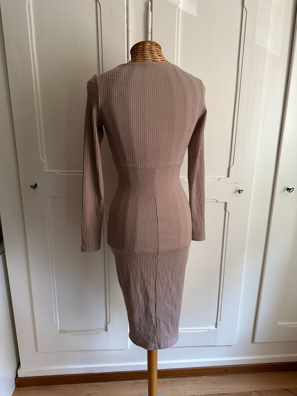 Vestiti: Schlauchkleid beige gerippt XS – Usato da Zürich venduto da Diazaio 2