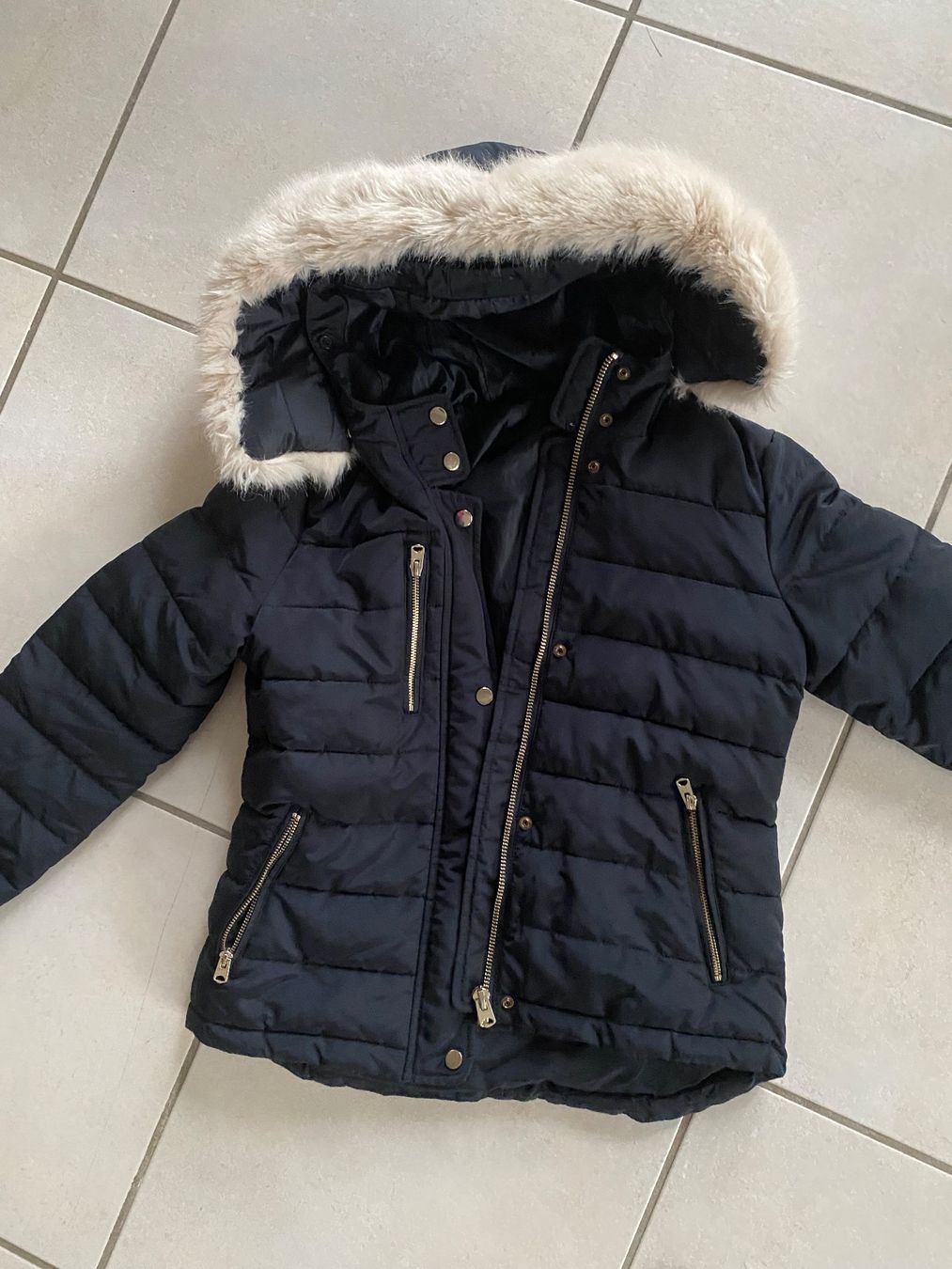 Giacche: Winterjacke 38 blau mit Kaputze neuwertig – Usato da Grüningen venduto da kleiderstar