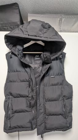 Zara doudoune sans manches noire – XL – Neuve
