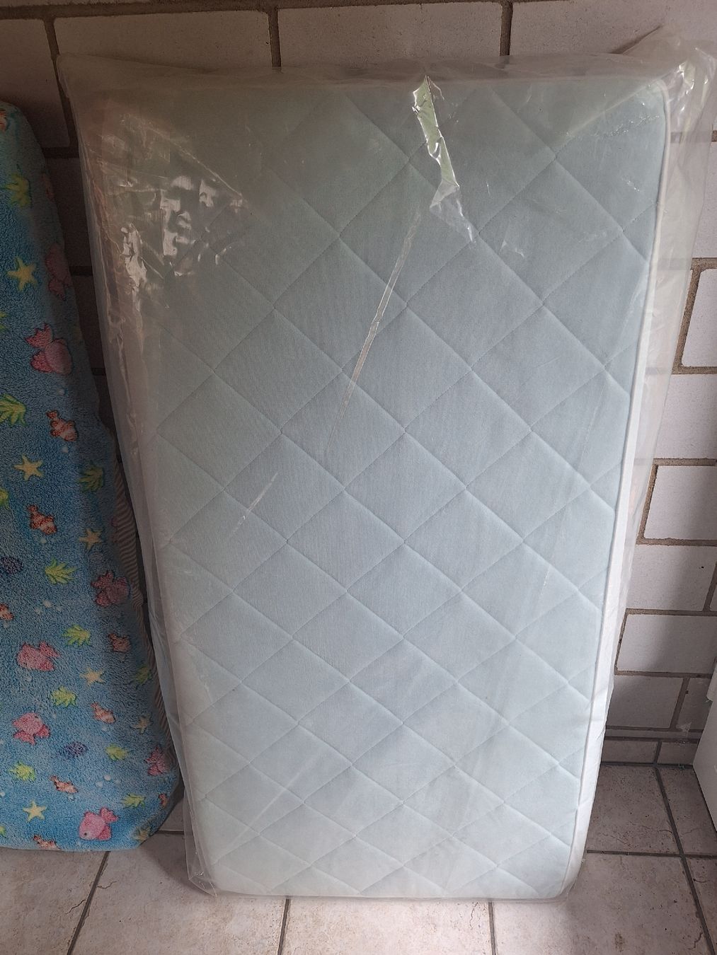 Materassi: neuwertige Matratze 60x120 – Nuovo (secondo la descrizione) da obfelden venduto da claudia.horni