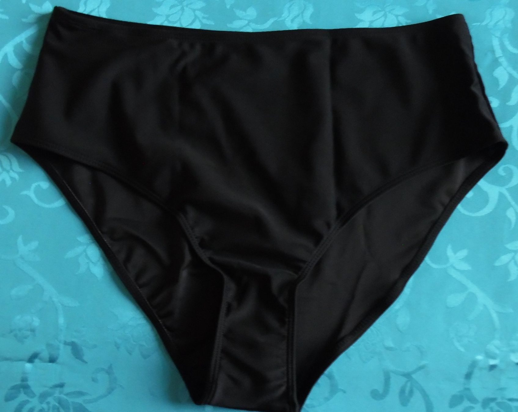 Costumi da bagno & Bikini: 2-Teiliges Tankini. EU-Gr. 44 – Nuovo e nell'imballaggio originale da Bellinzona venduto da Luna093 4
