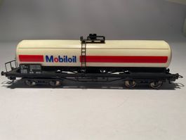 Lima, Doppelachsiger Tankwagen Mobiloil weiss, DC Achsen